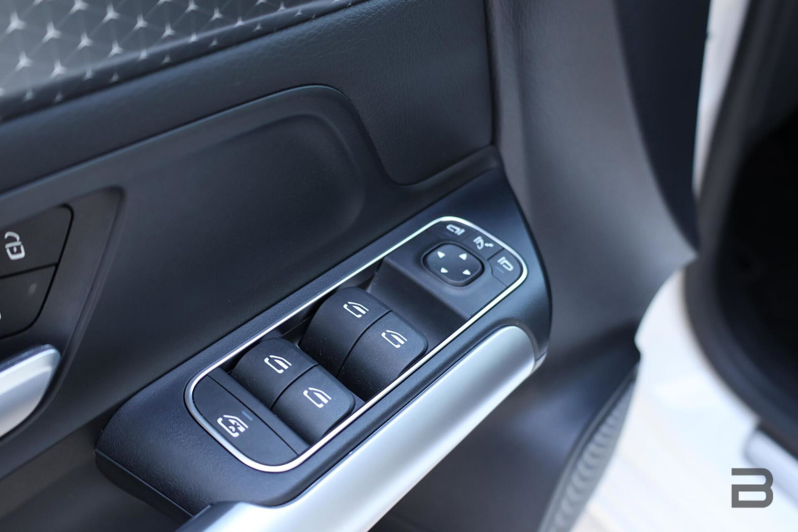 Mercedes-Benz B-Klasse 200 Luxury Line / Panoramadak / Stuurwielverwarming / Stoelverwarming