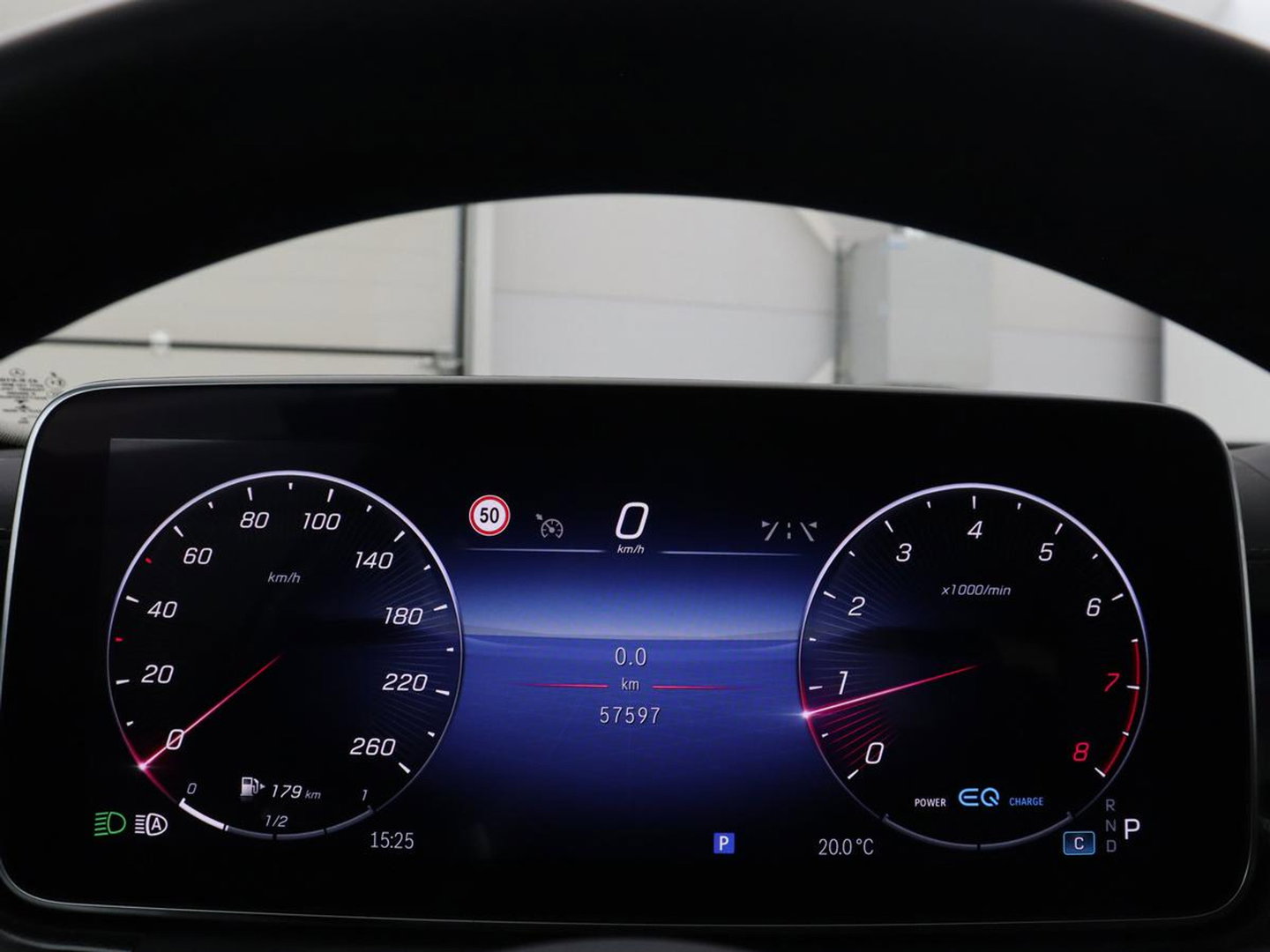 Mercedes-Benz C-Klasse 200 Launch Edition AMG Line | Leder | Cruise control | Stoelverwarming | Camera | Park assist | Sfeerverlichting | 19" velgen