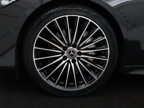 Mercedes-Benz C-Klasse 200 Launch Edition AMG Line | Leder | Cruise control | Stoelverwarming | Camera | Park assist | Sfeerverlichting | 19" velgen