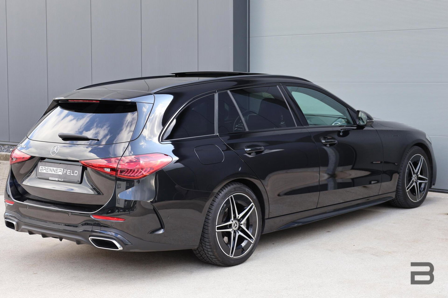 Mercedes-Benz C-Klasse Estate 220 d AMG Line / Panoramadak / Burmester Surround / Massage Stoelen / Night Pakket / Trekhaak Wegklapbaar
