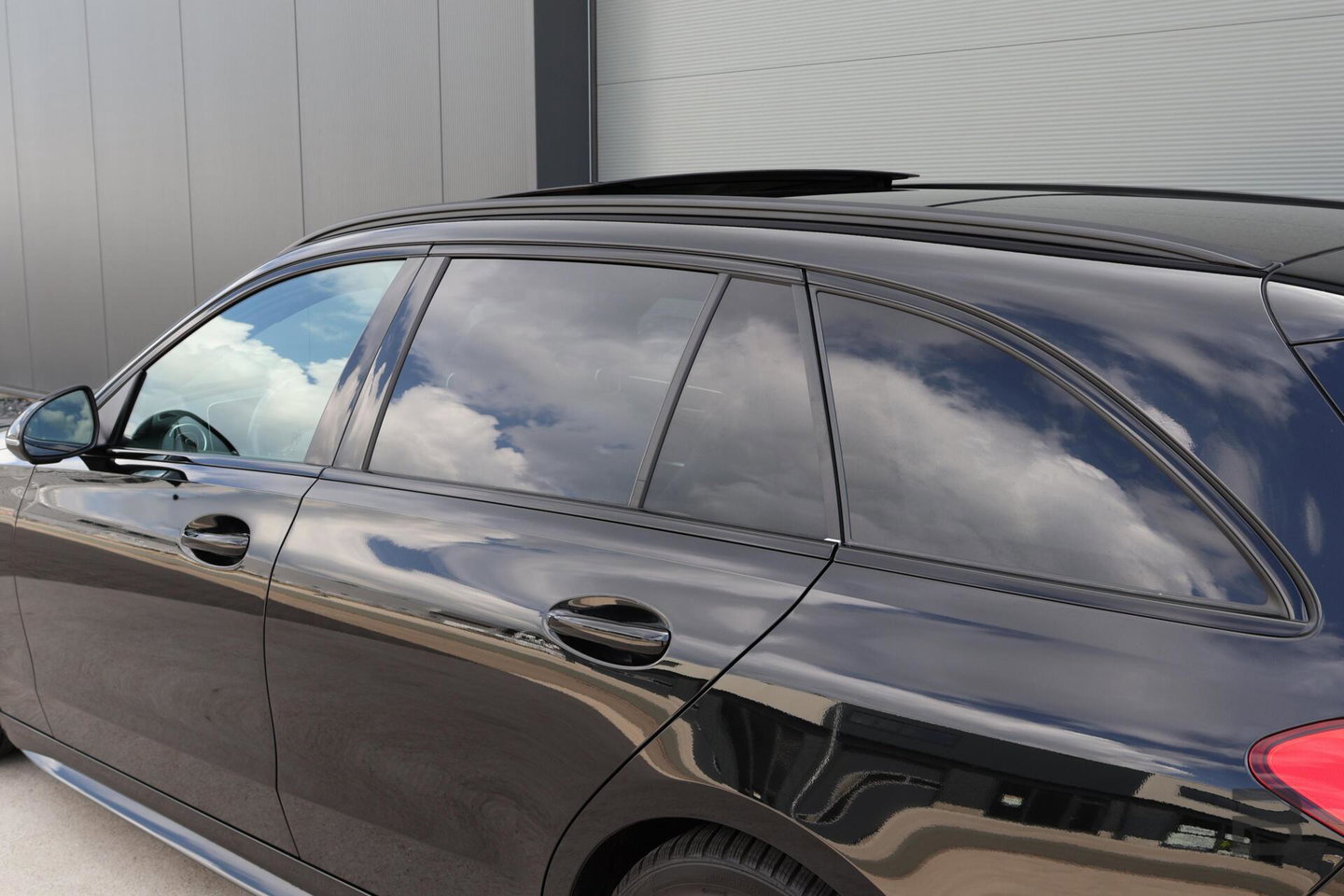 Mercedes-Benz C-Klasse Estate 220 d AMG Line / Panoramadak / Burmester Surround / Massage Stoelen / Night Pakket / Trekhaak Wegklapbaar