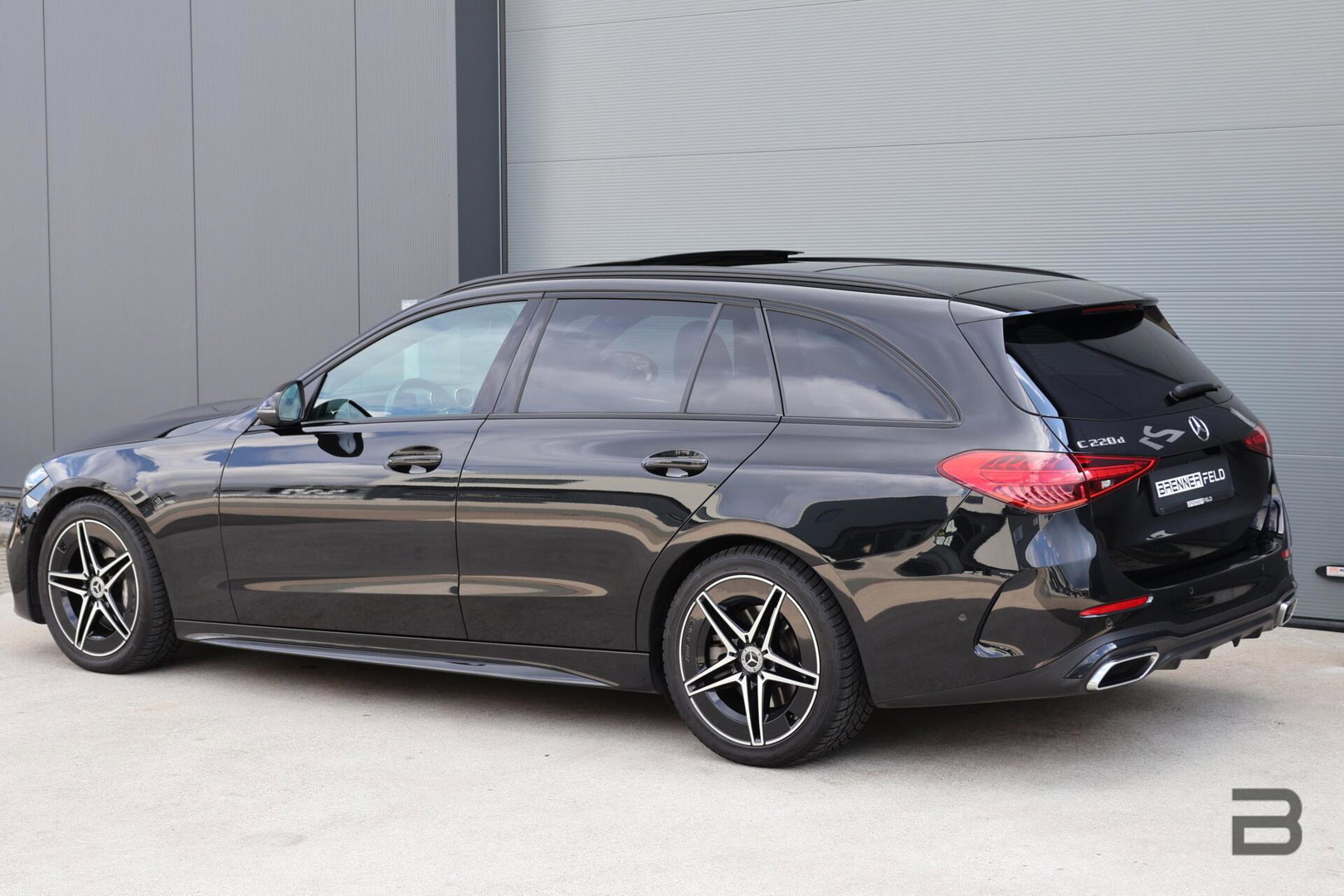 Mercedes-Benz C-Klasse Estate 220 d AMG Line / Panoramadak / Burmester Surround / Massage Stoelen / Night Pakket / Trekhaak Wegklapbaar