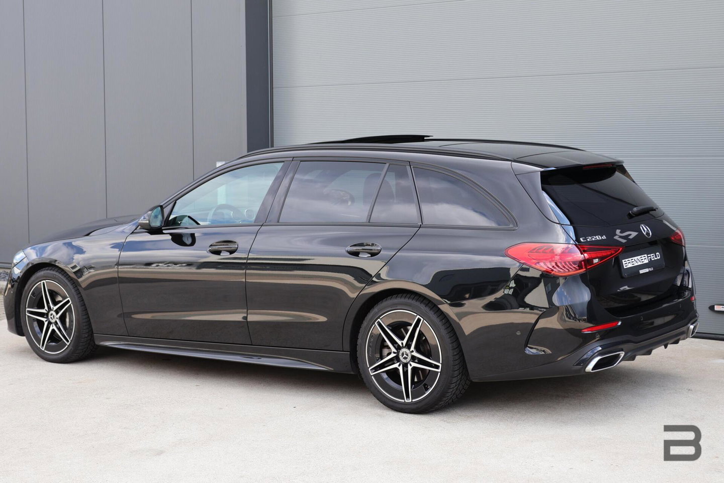Mercedes-Benz C-Klasse Estate 220 d AMG Line / Panoramadak / Burmester Surround / Massage Stoelen / Night Pakket / Trekhaak Wegklapbaar