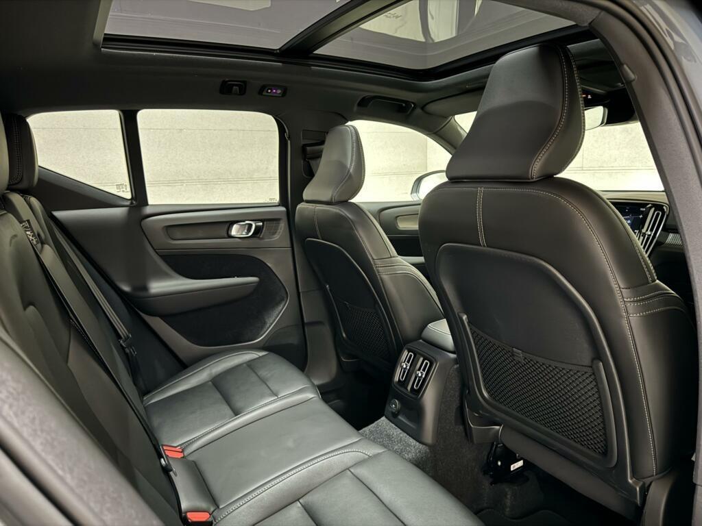 Volvo XC40 1.5 T5 Recharge R-Design Pano H/K Camera Cruise