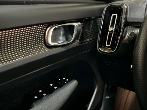 Volvo XC40 1.5 T5 Recharge R-Design Pano H/K Camera Cruise