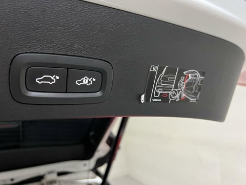 Volvo XC40 1.5 T5 Recharge R-Design Pano H/K Camera Cruise