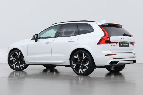 Volvo XC60 T6 Ultra Black Edition | HEICO | 22 Inch | Bowers&Wilkins | Luchtvering | Trekhaak | 360° Camera | Stoelventilatie