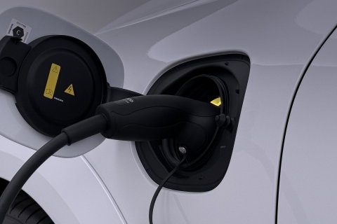 Volvo XC60 T6 Ultra Black Edition | HEICO | 22 Inch | Bowers&Wilkins | Luchtvering | Trekhaak | 360° Camera | Stoelventilatie