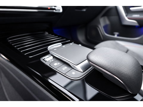 Mercedes-Benz CLA-Klasse 180 AMG PANO CAM SFEER