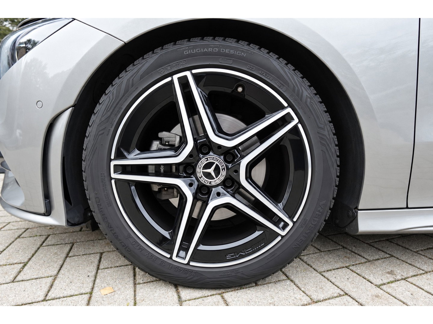 Mercedes-Benz CLA-Klasse 180 AMG PANO CAM SFEER