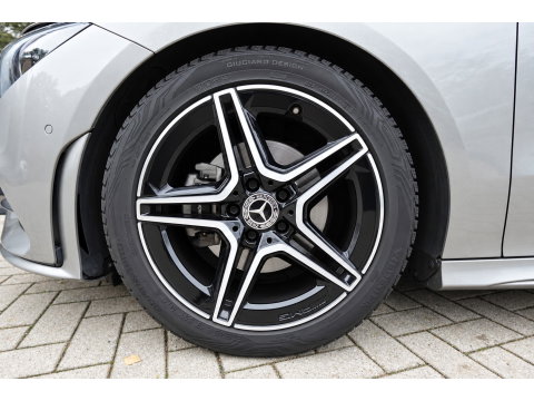 Mercedes-Benz CLA-Klasse 180 AMG PANO CAM SFEER