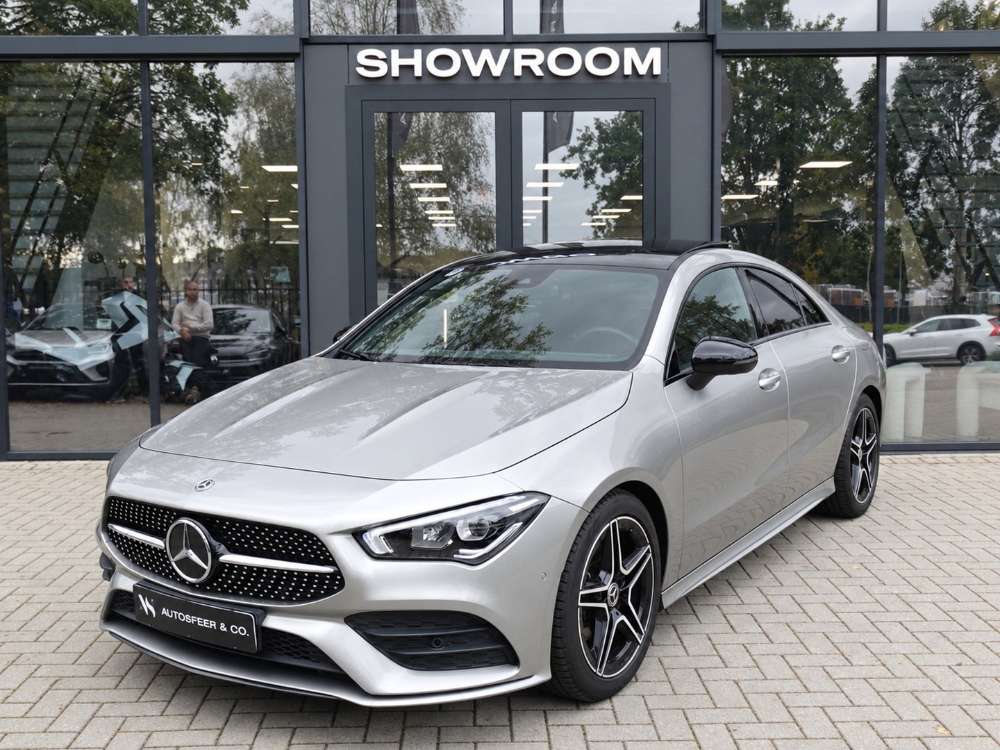 Mercedes-Benz CLA-Klasse 180 AMG PANO CAM SFEER