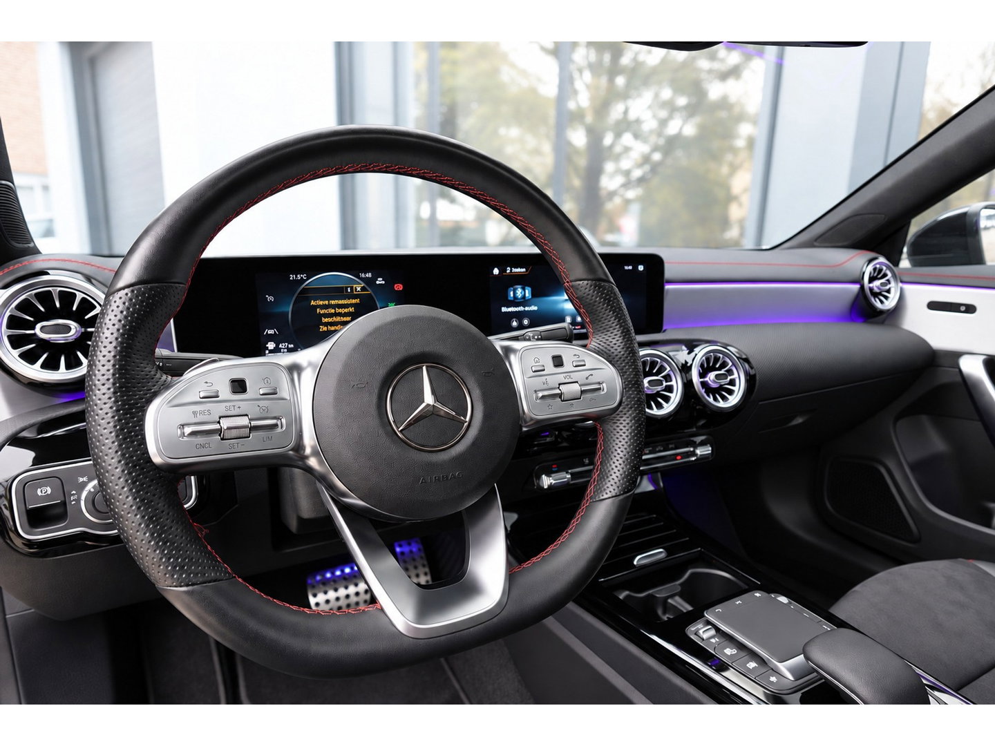 Mercedes-Benz CLA-Klasse 180 AMG PANO CAM SFEER