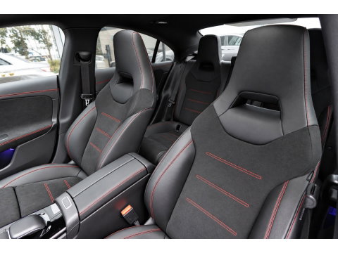 Mercedes-Benz CLA-Klasse 180 AMG PANO CAM SFEER