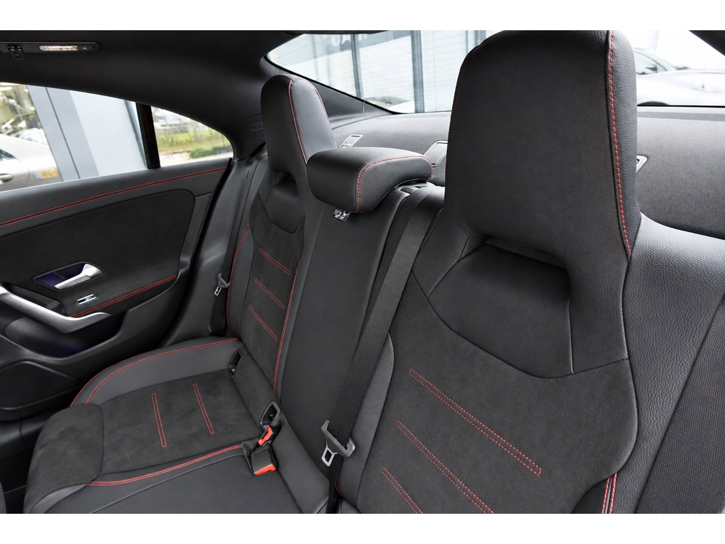 Mercedes-Benz CLA-Klasse 180 AMG PANO CAM SFEER