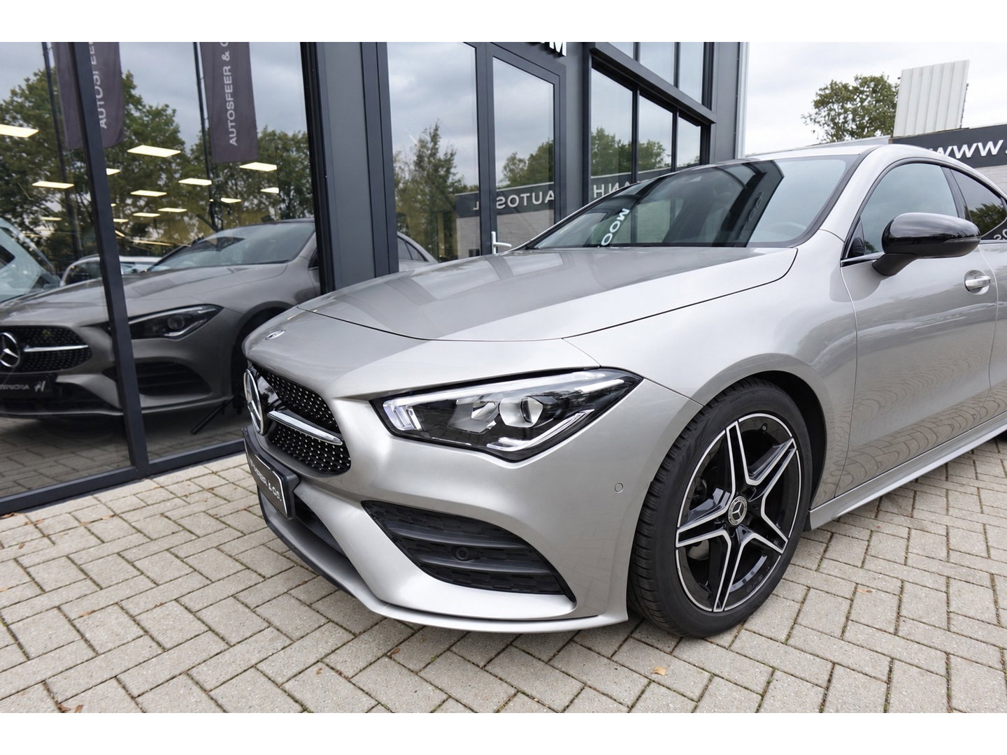Mercedes-Benz CLA-Klasse 180 AMG PANO CAM SFEER