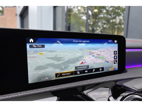 Mercedes-Benz CLA-Klasse 180 AMG PANO CAM SFEER