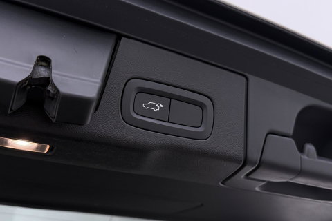 Volvo XC60 T4 R-Design | Goed onderhouden | BLIS | Camera | Full LED | Apple CarPlay | Memory | Verwarmde Voorruit | 19 Inch