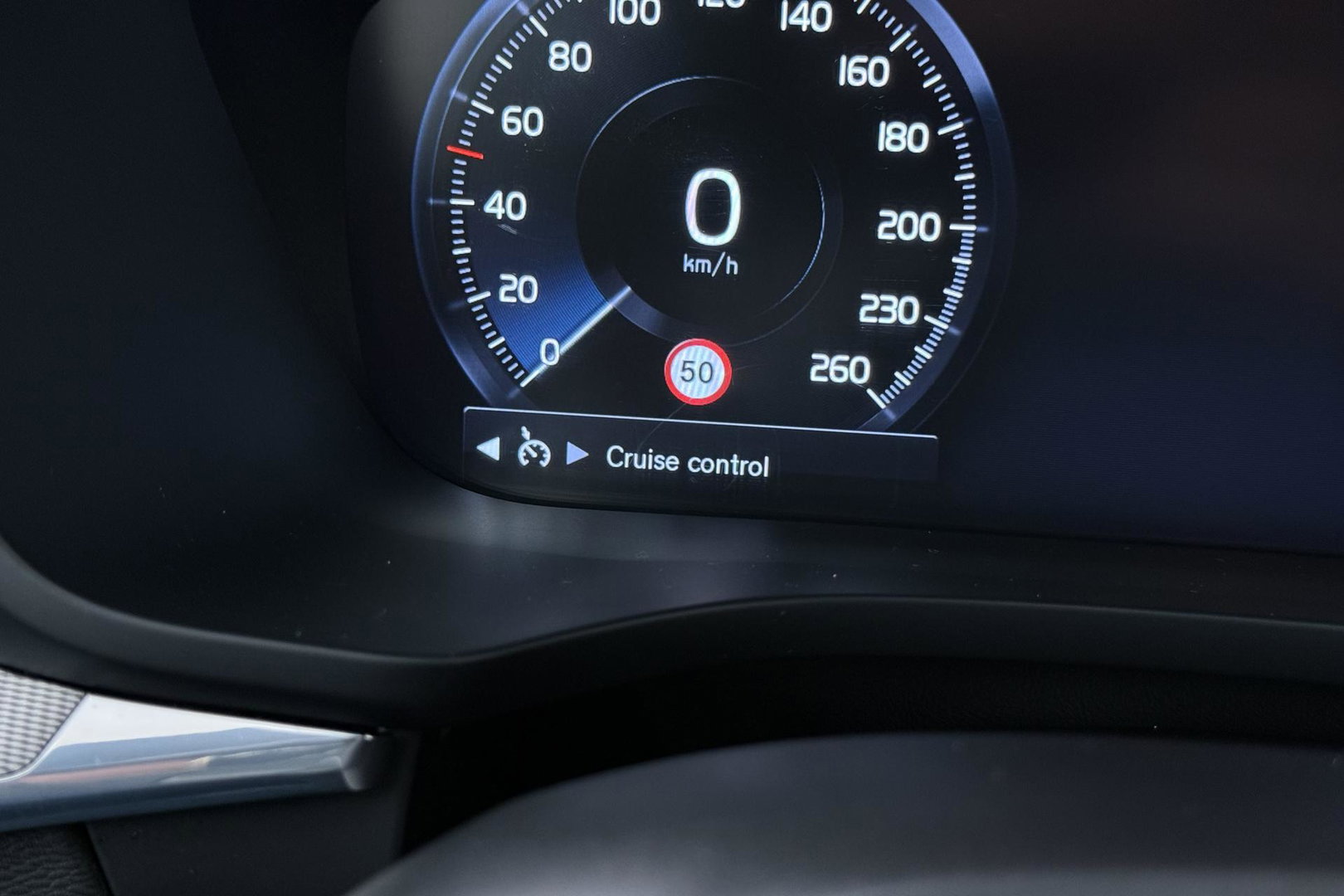 Volvo XC60 T4 R-Design | Goed onderhouden | BLIS | Camera | Full LED | Apple CarPlay | Memory | Verwarmde Voorruit | 19 Inch