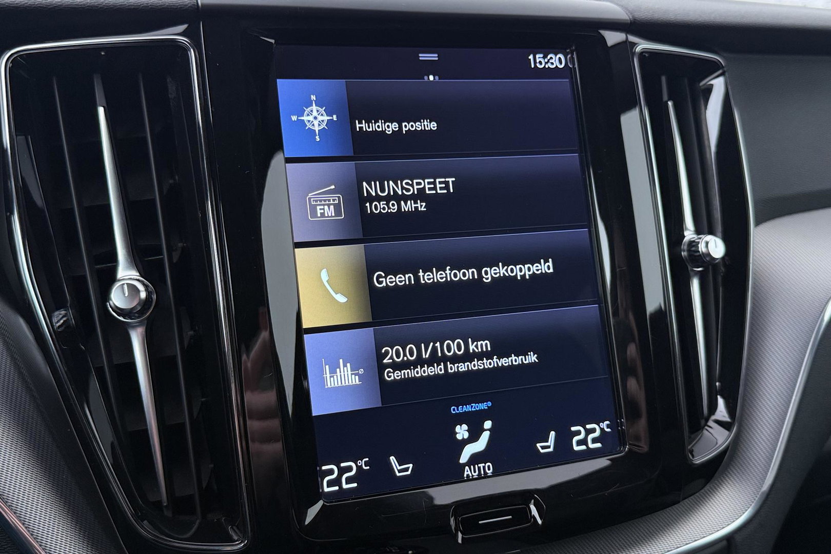 Volvo XC60 T4 R-Design | Goed onderhouden | BLIS | Camera | Full LED | Apple CarPlay | Memory | Verwarmde Voorruit | 19 Inch