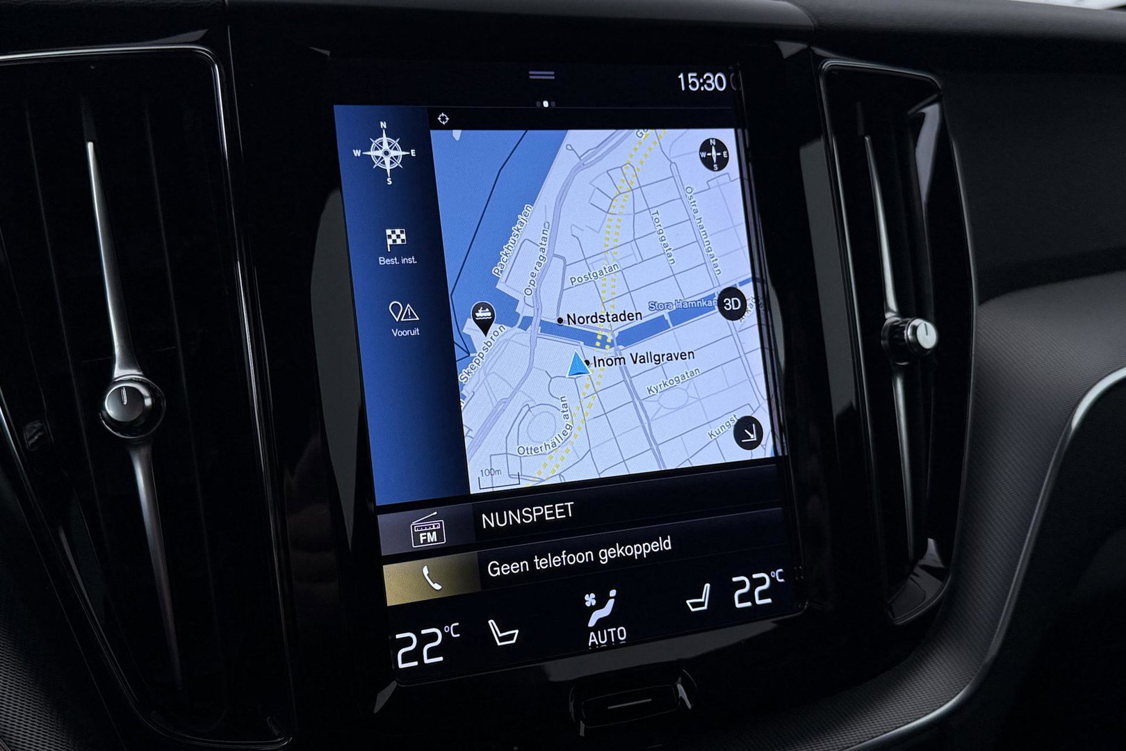 Volvo XC60 T4 R-Design | Goed onderhouden | BLIS | Camera | Full LED | Apple CarPlay | Memory | Verwarmde Voorruit | 19 Inch