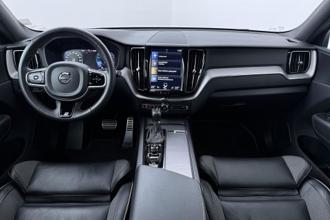 Volvo XC60 T4 R-Design | Goed onderhouden | BLIS | Camera | Full LED | Apple CarPlay | Memory | Verwarmde Voorruit | 19 Inch