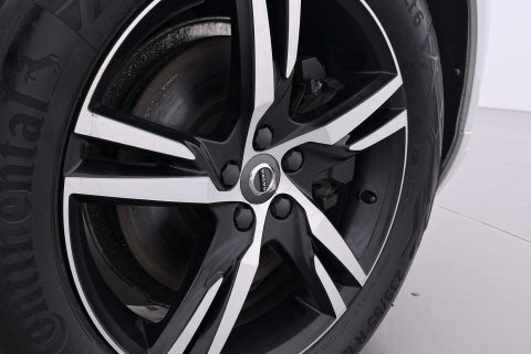 Volvo XC60 T4 R-Design | Goed onderhouden | BLIS | Camera | Full LED | Apple CarPlay | Memory | Verwarmde Voorruit | 19 Inch