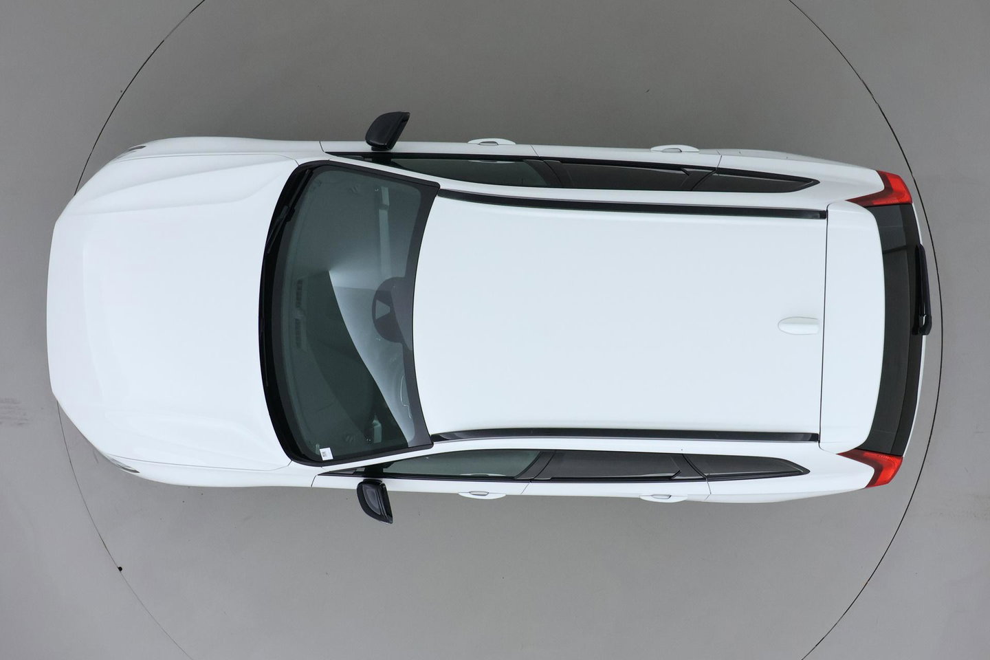 Volvo XC60 T4 R-Design | Goed onderhouden | BLIS | Camera | Full LED | Apple CarPlay | Memory | Verwarmde Voorruit | 19 Inch
