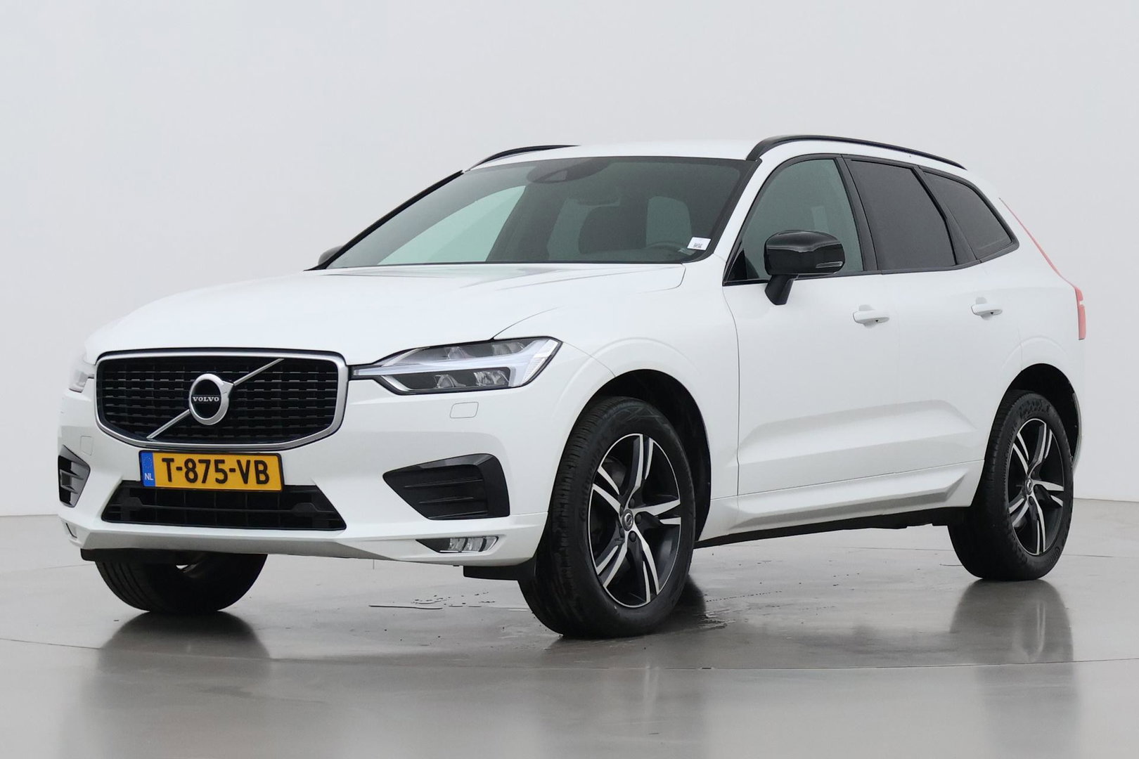 Volvo XC60 T4 R-Design | Goed onderhouden | BLIS | Camera | Full LED | Apple CarPlay | Memory | Verwarmde Voorruit | 19 Inch