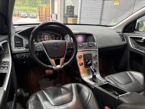 Volvo XC60 2.4 D4 Summum | 5-cilinder | Panoramadak | Trekhaak | Camera | Navigatie | Stoelverwarming | Verwarmde voorruit