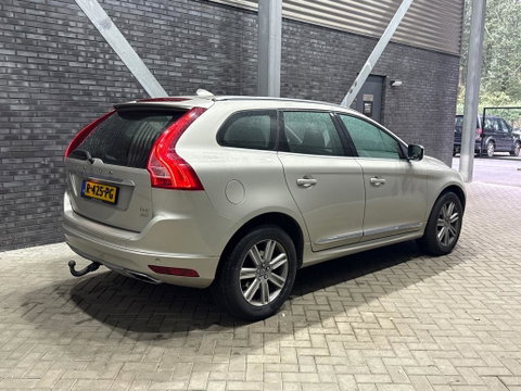 Volvo XC60 2.4 D4 Summum | 5-cilinder | Panoramadak | Trekhaak | Camera | Navigatie | Stoelverwarming | Verwarmde voorruit