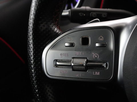 Mercedes-Benz EQB 300 4MATIC AMG Line 67 kWh | SOH 94,7% | Panoramadak | Half leder | Memory | Stoelverwarming | Cruise control | Head-up | 360 Camera | Sfeerverlichting