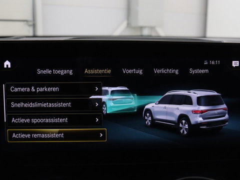 Mercedes-Benz EQB 300 4MATIC AMG Line 67 kWh | SOH 94,7% | Panoramadak | Half leder | Memory | Stoelverwarming | Cruise control | Head-up | 360 Camera | Sfeerverlichting