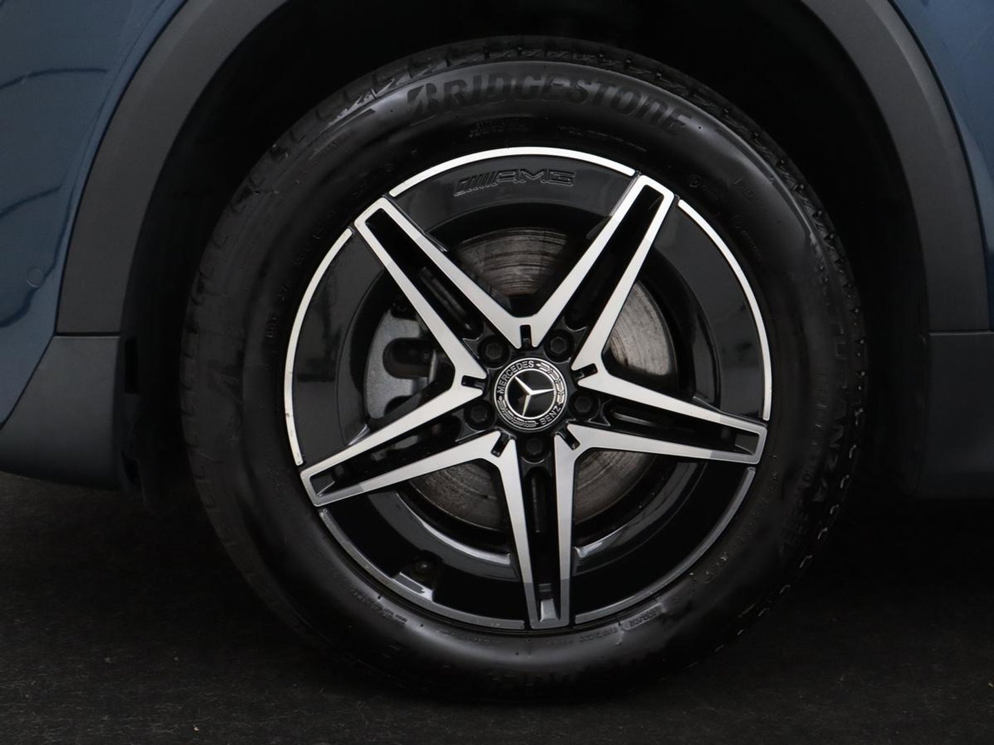 Mercedes-Benz EQB 300 4MATIC AMG Line 67 kWh | SOH 94,7% | Panoramadak | Half leder | Memory | Stoelverwarming | Cruise control | Head-up | 360 Camera | Sfeerverlichting
