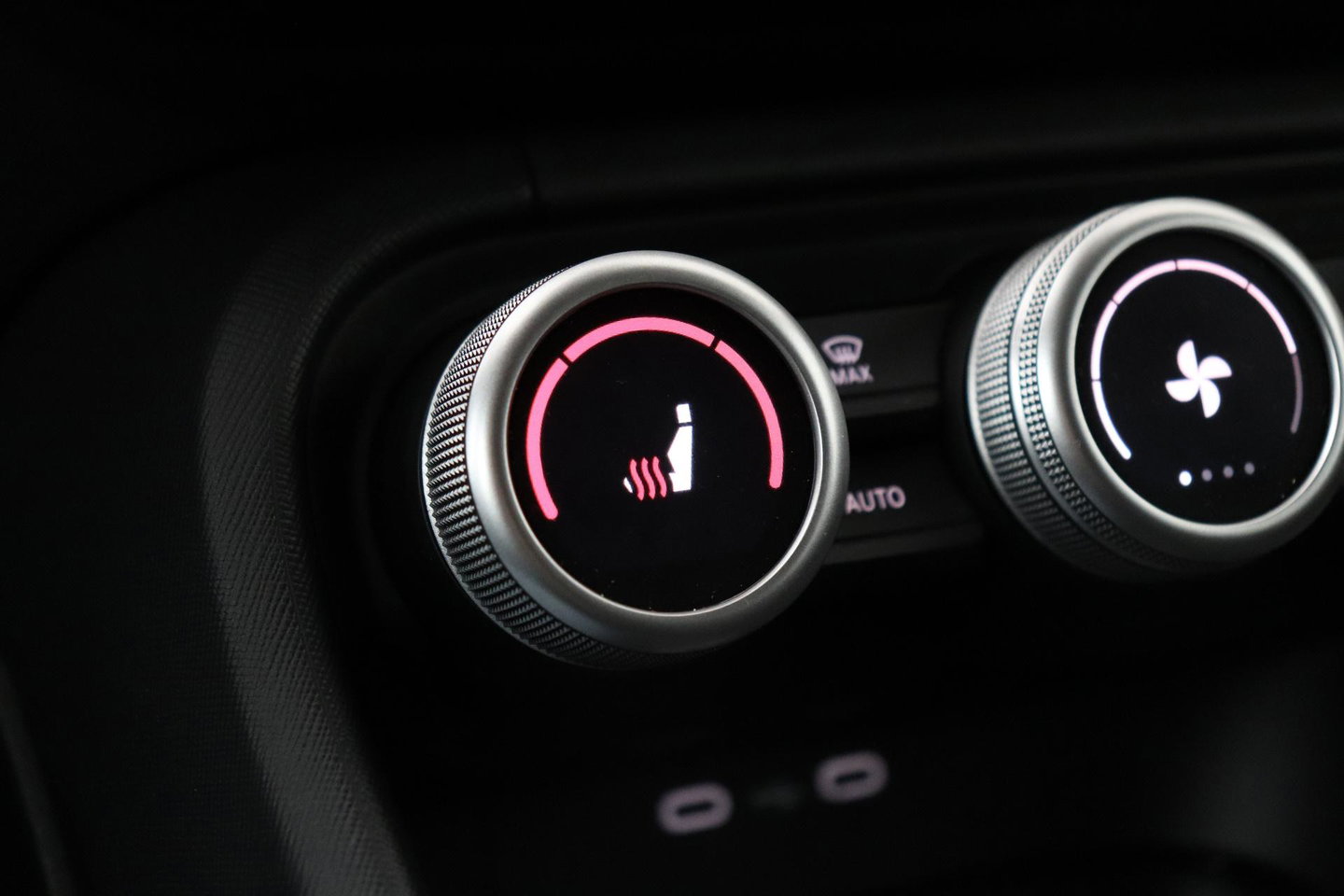 Škoda Kodiaq 1.5 TSI Business Edition Plus | 7 Persoons | Trekhaak | ACC | Camera | Keyless | Stoel+Stuurverwarming | Getint glas | 19 Inch