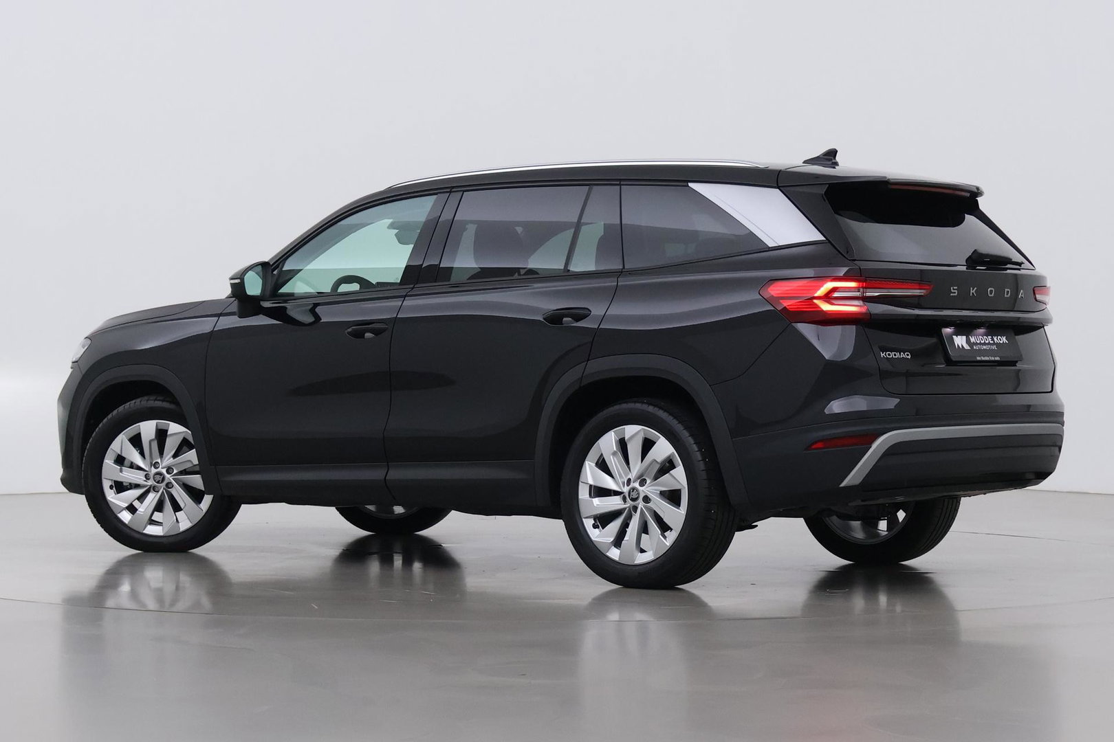 Škoda Kodiaq 1.5 TSI Business Edition Plus | 7 Persoons | Trekhaak | ACC | Camera | Keyless | Stoel+Stuurverwarming | Getint glas | 19 Inch