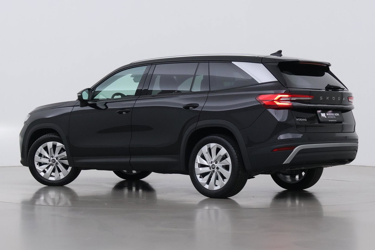 Škoda Kodiaq 1.5 TSI Business Edition Plus | 7 Persoons | Trekhaak | ACC | Camera | Keyless | Stoel+Stuurverwarming | Getint glas | 19 Inch