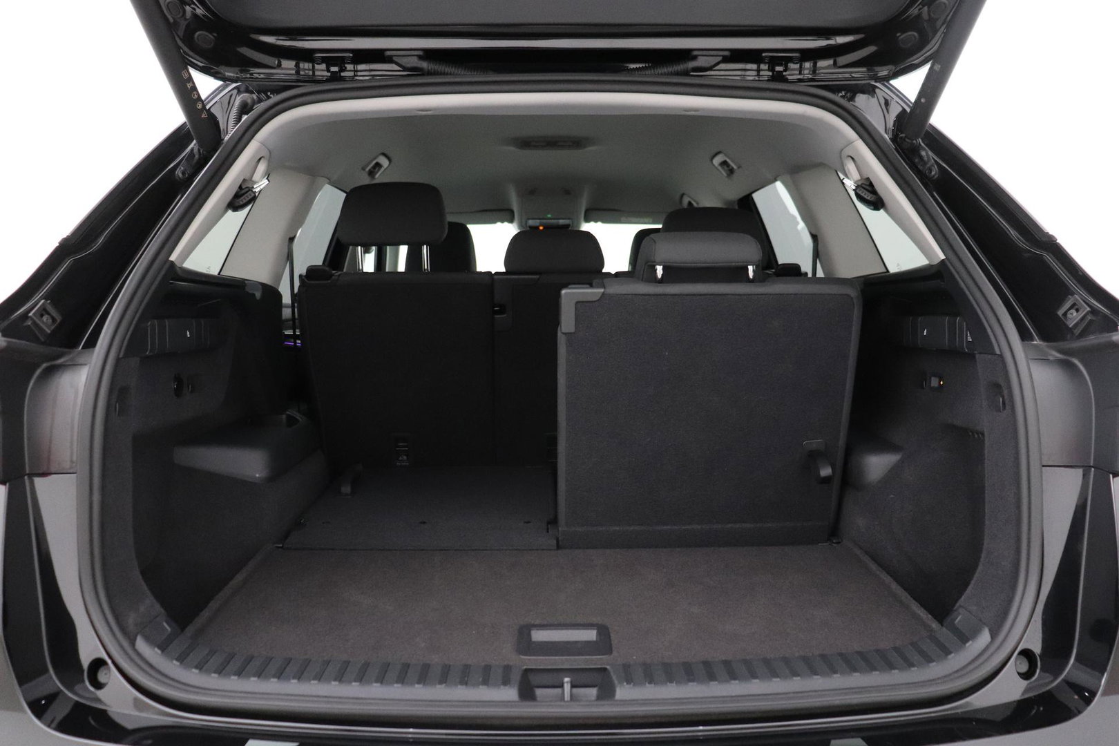 Škoda Kodiaq 1.5 TSI Business Edition Plus | 7 Persoons | Trekhaak | ACC | Camera | Keyless | Stoel+Stuurverwarming | Getint glas | 19 Inch