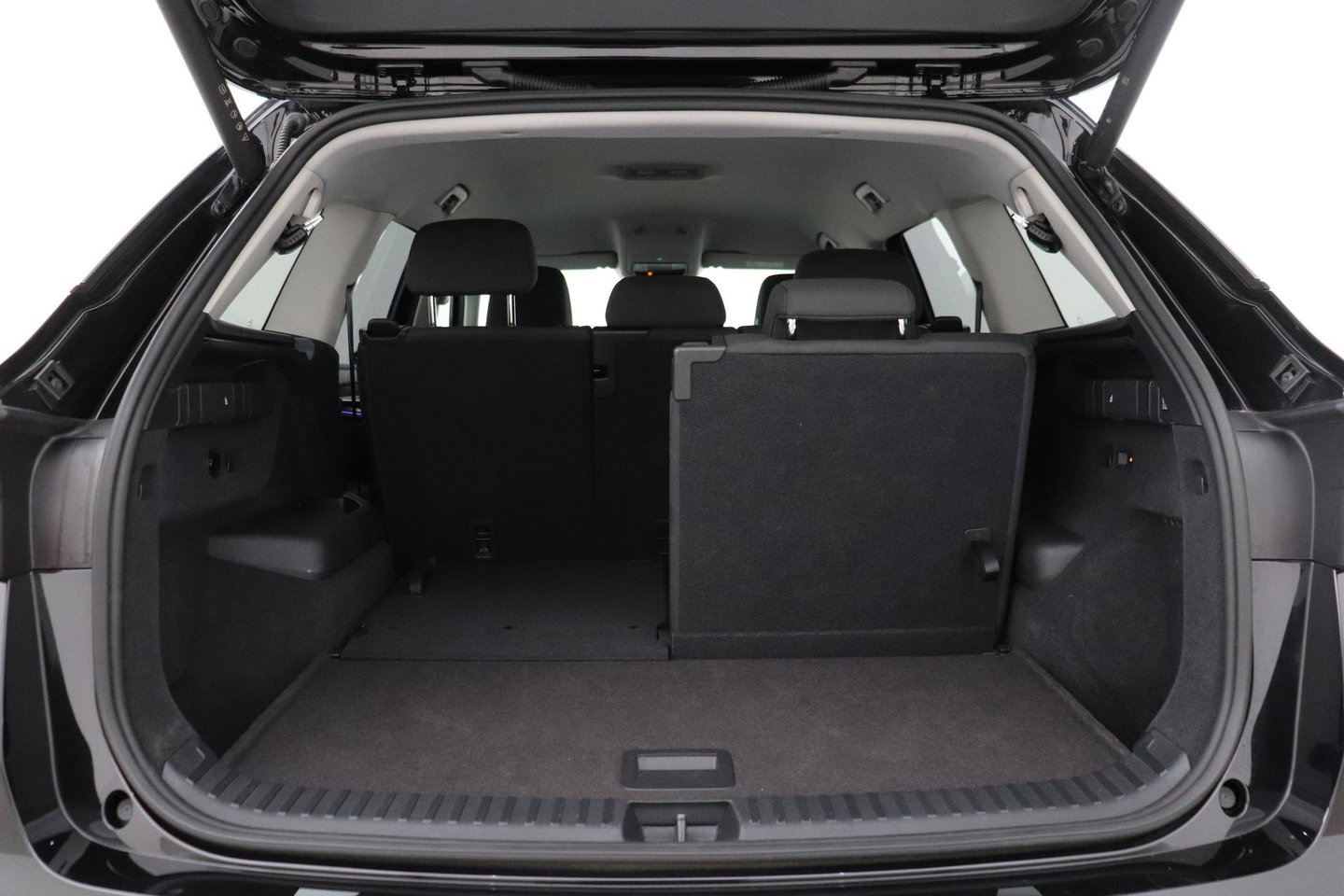 Škoda Kodiaq 1.5 TSI Business Edition Plus | 7 Persoons | Trekhaak | ACC | Camera | Keyless | Stoel+Stuurverwarming | Getint glas | 19 Inch