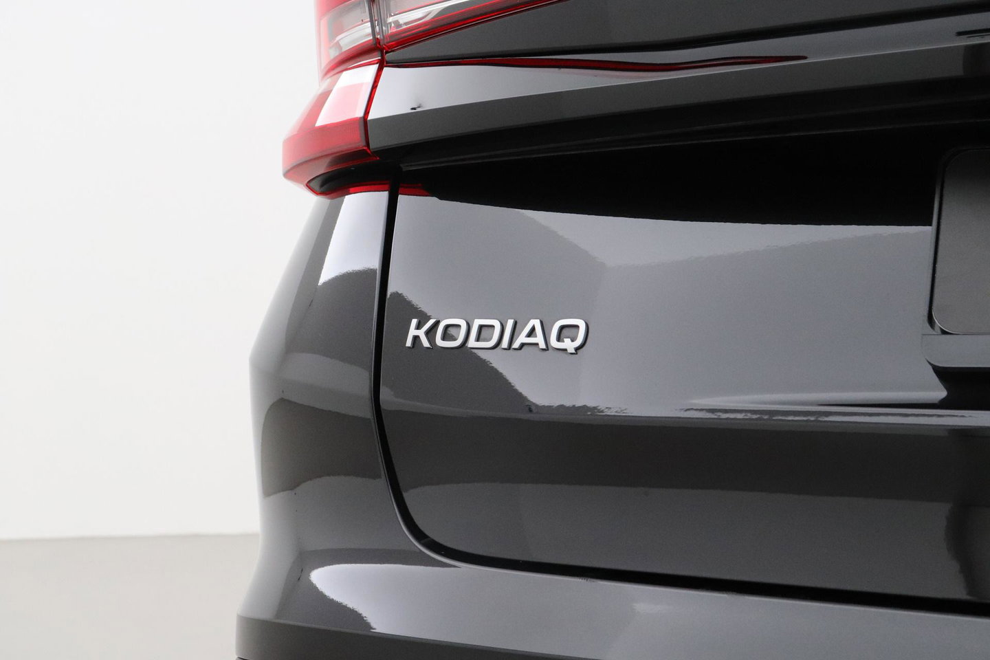 Škoda Kodiaq 1.5 TSI Business Edition Plus | 7 Persoons | Trekhaak | ACC | Camera | Keyless | Stoel+Stuurverwarming | Getint glas | 19 Inch