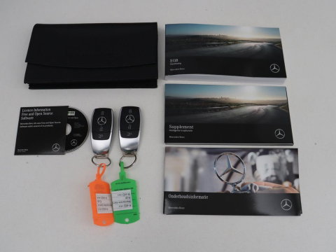 Mercedes-Benz EQB 300 4MATIC AMG Line 67 kWh | SOH 94,7% | Panoramadak | Half leder | Memory | Stoelverwarming | Cruise control | Head-up | 360 Camera | Sfeerverlichting