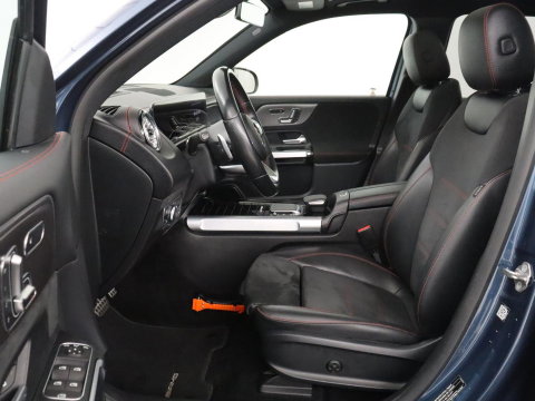 Mercedes-Benz EQB 300 4MATIC AMG Line 67 kWh | SOH 94,7% | Panoramadak | Half leder | Memory | Stoelverwarming | Cruise control | Head-up | 360 Camera | Sfeerverlichting