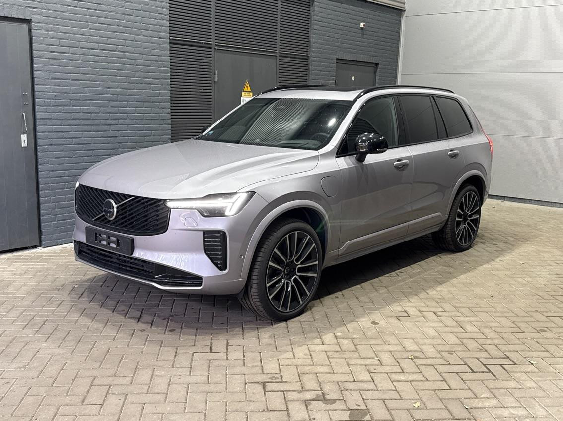 Volvo XC90 T8 Ultra Dark | Luchtvering | Bowers&Wilkins | 22 Inch | Panoramadak | Trekhaak | 360° Camera | Head-Up