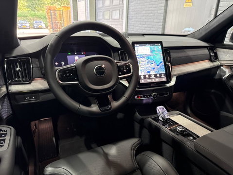 Volvo XC90 T8 Ultra Dark | Luchtvering | Bowers&Wilkins | 22 Inch | Panoramadak | Trekhaak | 360° Camera | Head-Up