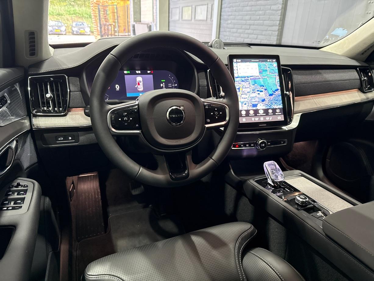 Volvo XC90 T8 Ultra Bright | Luchtvering | Bowers&Wilkins | 22 Inch | Panoramadak | Trekhaak | 360° Camera | Head-Up