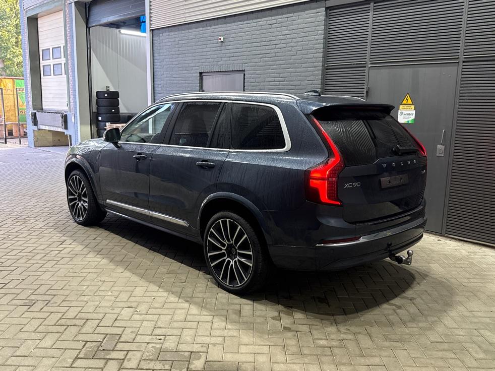 Volvo XC90 T8 Ultra Bright | Luchtvering | Bowers&Wilkins | 22 Inch | Panoramadak | Trekhaak | 360° Camera | Head-Up