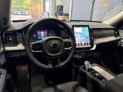 Volvo XC90 T8 Ultra Bright | Luchtvering | Bowers&Wilkins | 22 Inch | Panoramadak | Trekhaak | 360° Camera | Head-Up