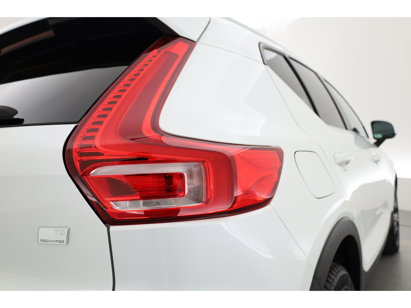 Volvo XC40 1.5 T5 Recharge Inscription | Pilot Assist | Apple CarPlay & Android | Navi |Stoel-Stuurverw. | Achteruitrijcamera | DAB