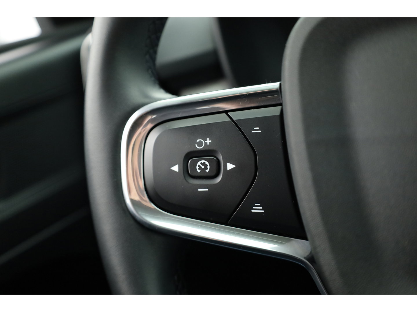 Volvo XC40 1.5 T5 Recharge Inscription | Pilot Assist | Apple CarPlay & Android | Navi |Stoel-Stuurverw. | Achteruitrijcamera | DAB