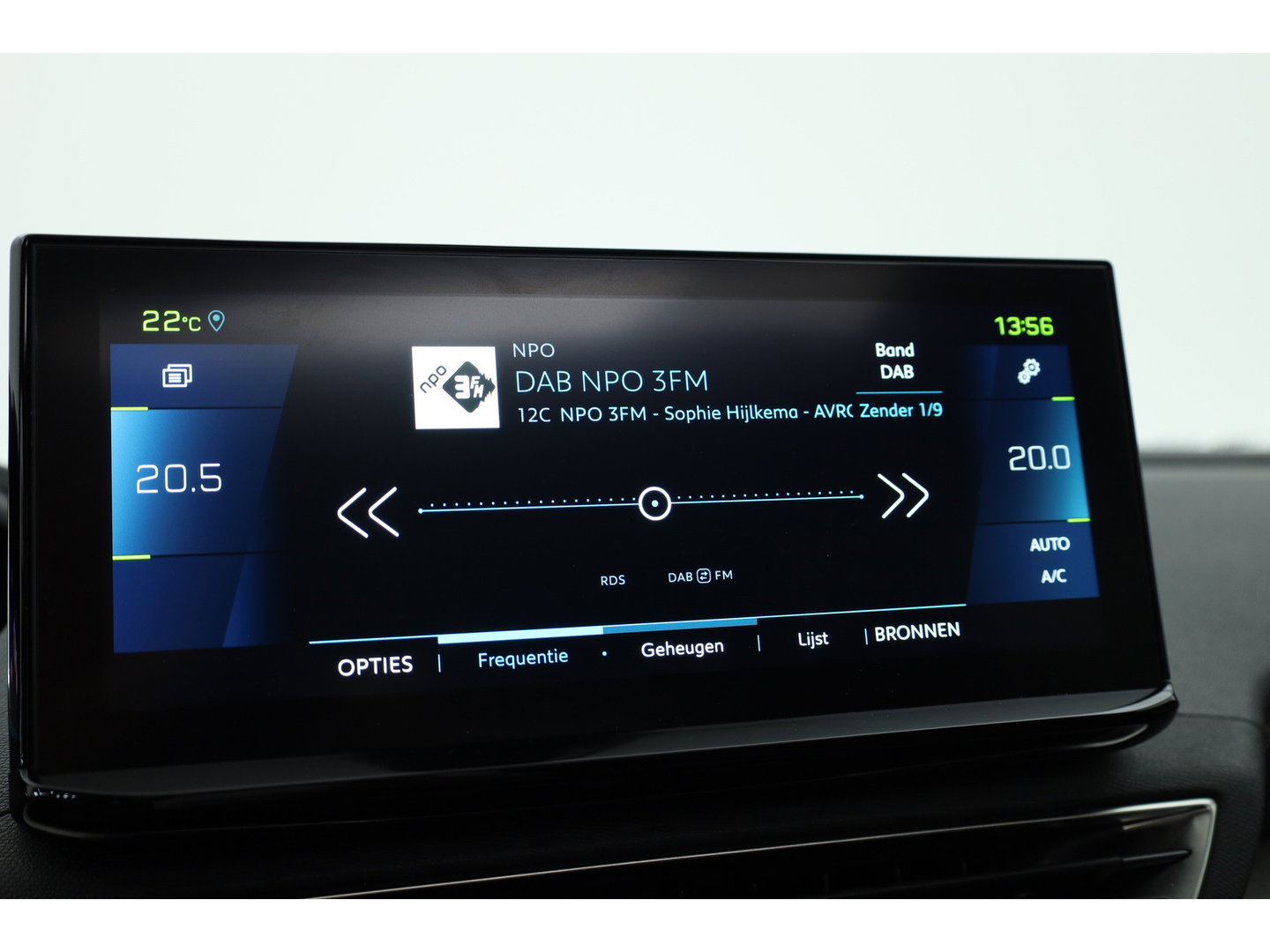 Peugeot 3008 1.6 HYbrid 225 GT | Rijklaar | Android Auto | Pano | Adapt. Cruise | Navi | Dodehoek. | Camera | DAB | 18"